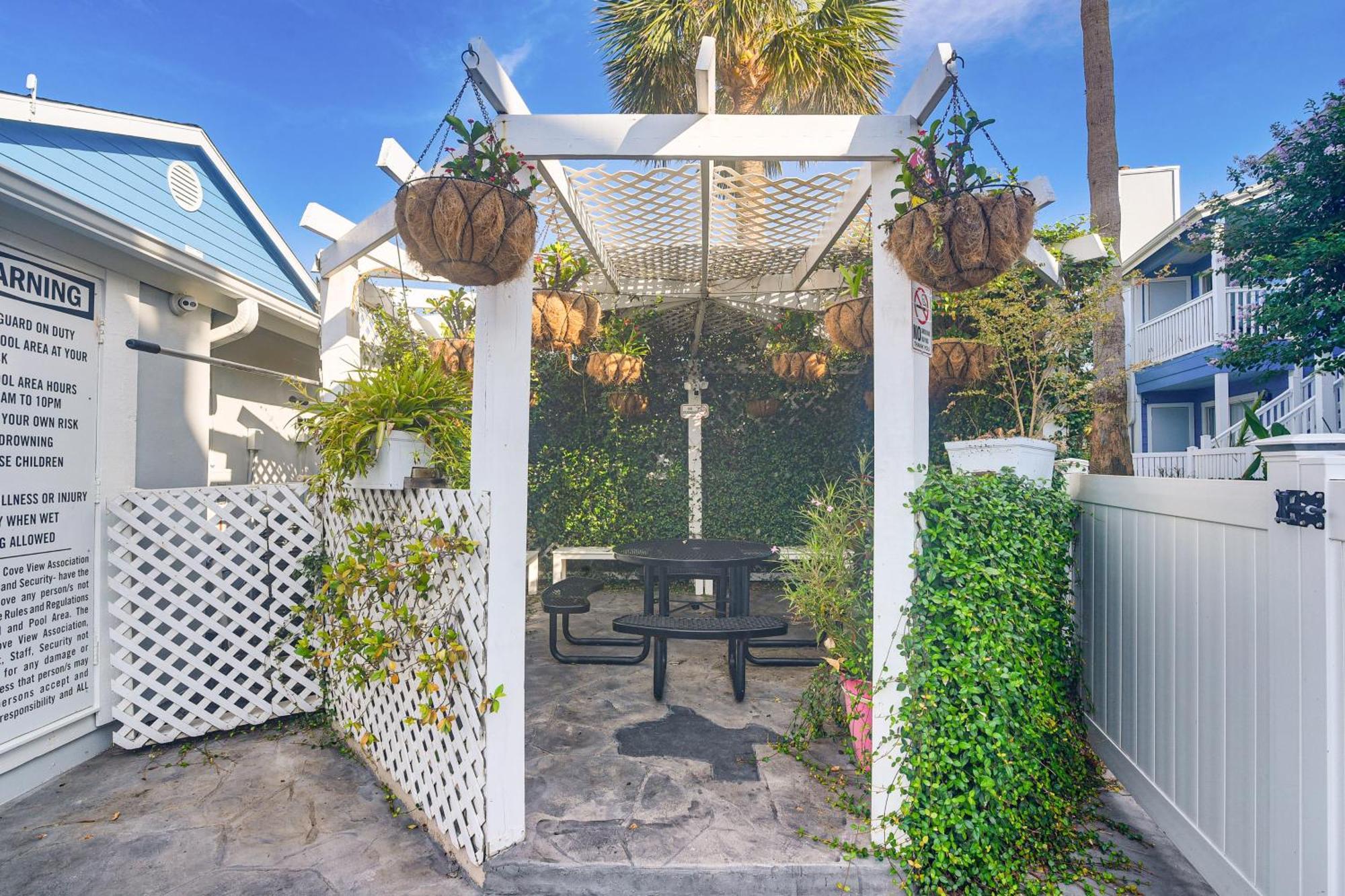 Relaxing Galveston Condo, Quarter Mile To Seawall! Exterior photo