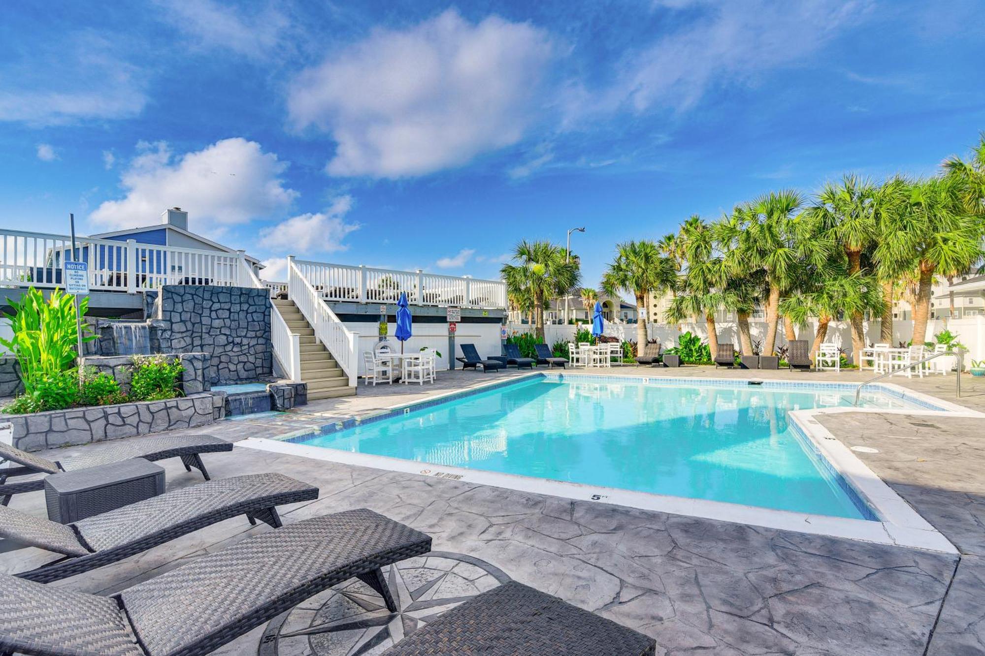 Relaxing Galveston Condo, Quarter Mile To Seawall! Exterior photo